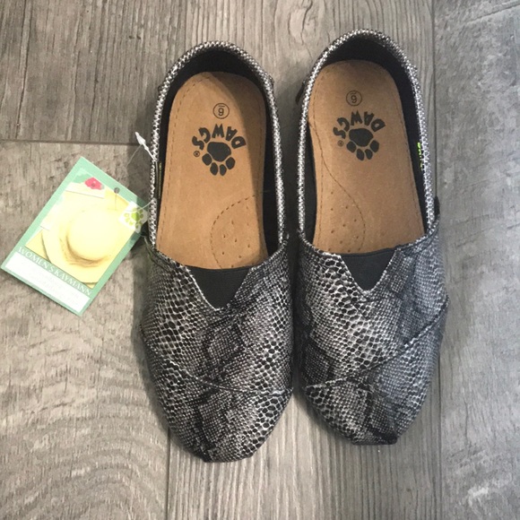 Dawgs Shoes Bnwt Dawgs Womens Shoes Poshmark
